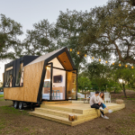 Memilih bahan terbaik untuk bina rumah kecil anda